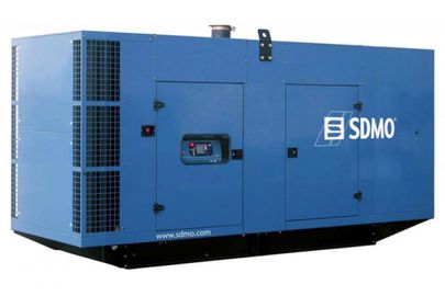 SDMO V700C2 в шумозащитном кожухе